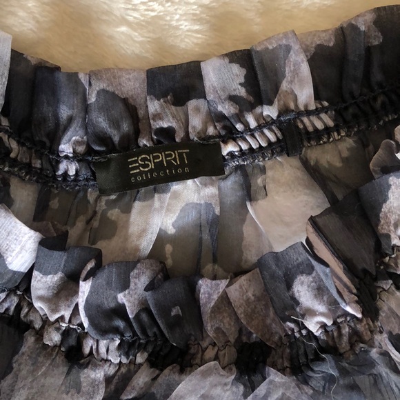 Sleeveless blouse - Picture 2 of 3